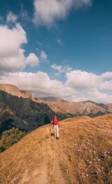 Hiking along the Bash Goynuk – Kish trail